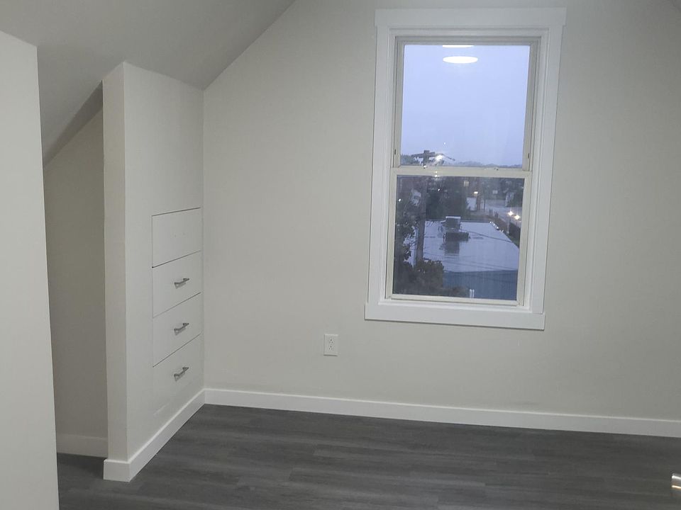 2nd image of 185 Spark St #3