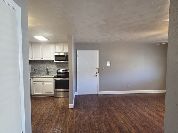 5th image of 918 S Pennsylvania St APT 208