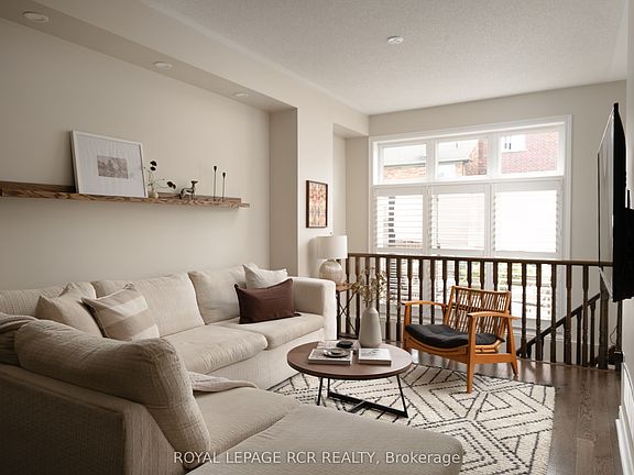 2nd image of 18 Cedarcrest St