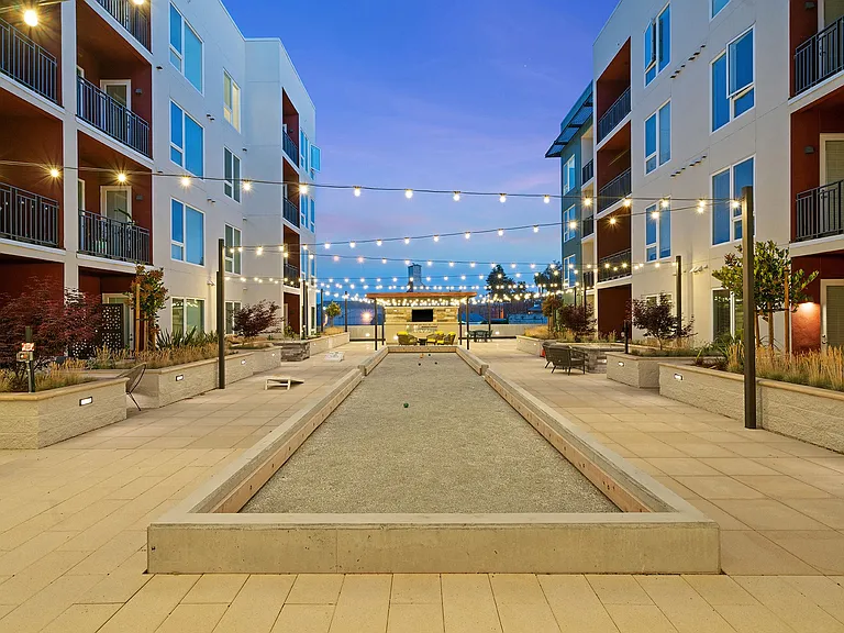 La Via Apartments — Photo 31