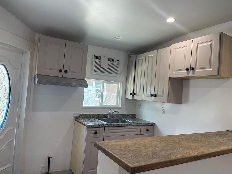 1st image of 420 Myrtle St Unit A