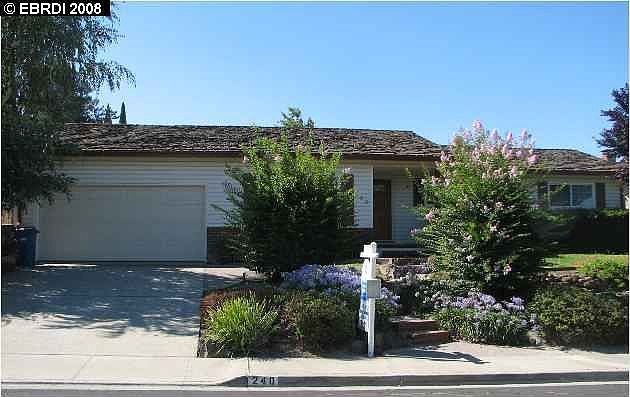 1st image of 240 Boulder Dr