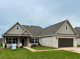 103 Sun Drop Ln, Lake Jackson, TX 77566