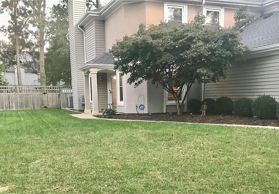 1st image of 213 Esplanade Pl