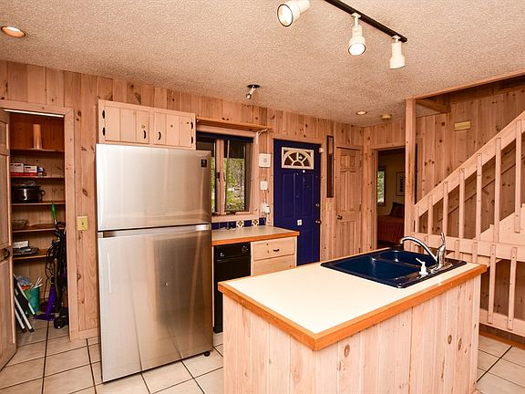 5th image of 283 Benton Hill Rd