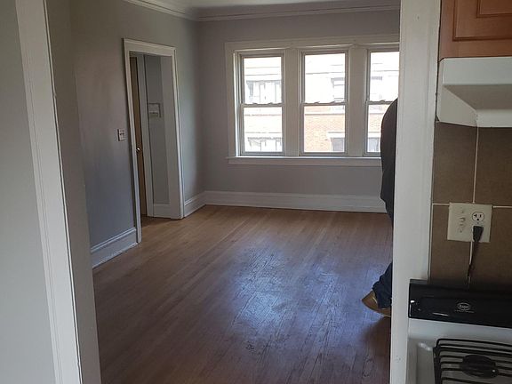 3rd image of 8200 S Maryland Ave #2