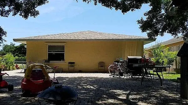Building Photo 3