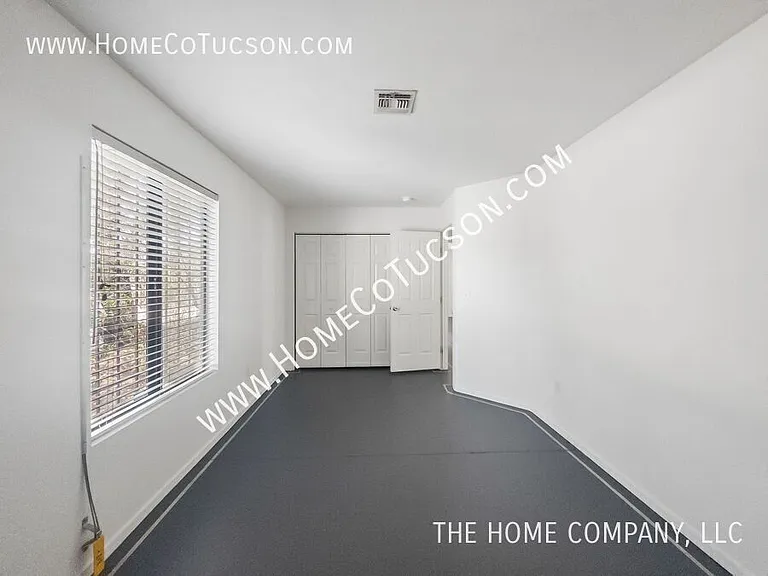 1610 E Water St — Photo 13