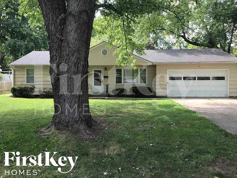 5436 Woodson Rd — Photo 1