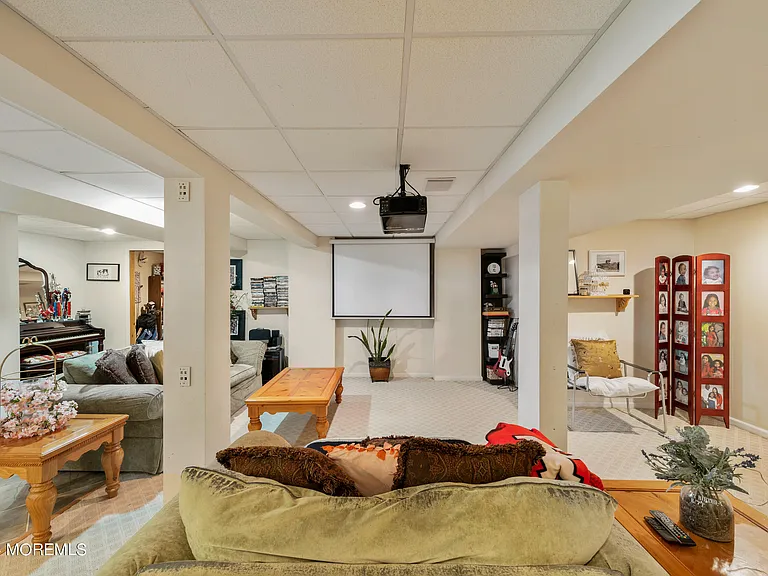 4 Scottsdale Ct — Photo 46