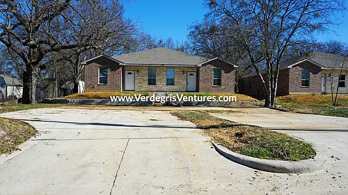 706 S Brazos Ave #B Photo 1