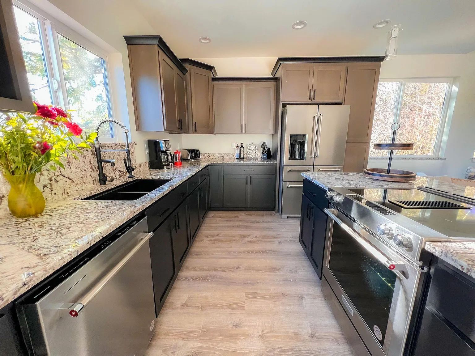 472 E Alder Dr — Photo 4