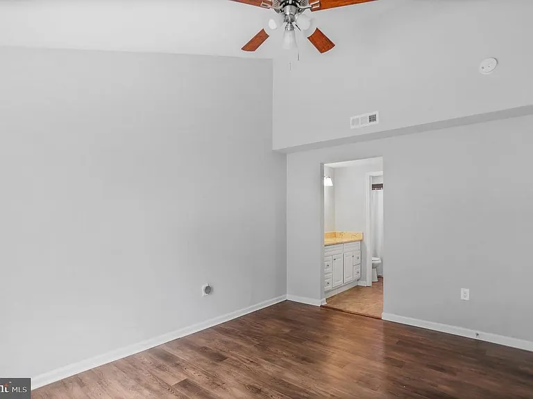 1523 Kensington Dr — Photo 18