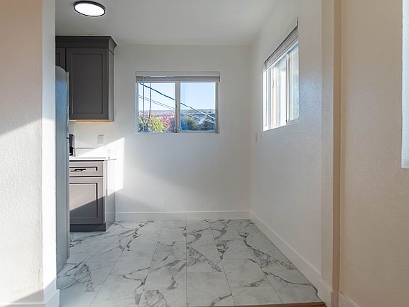 4th image of 810 Jeanne Ave #2