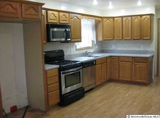 414 Meredith St, Perth Amboy, NJ 08861