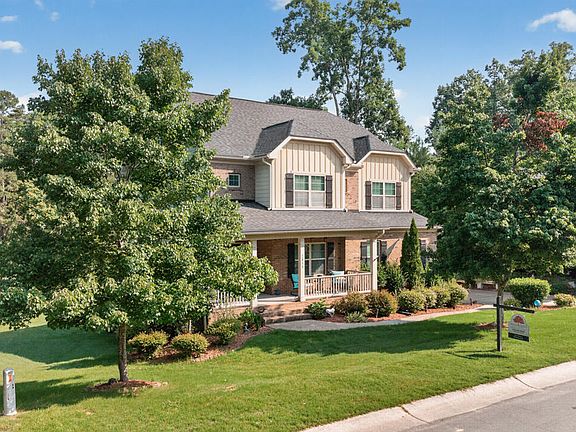 2nd image of 2811 Reynolda Cir