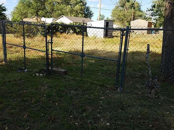 2nd image of 521 W 2nd St