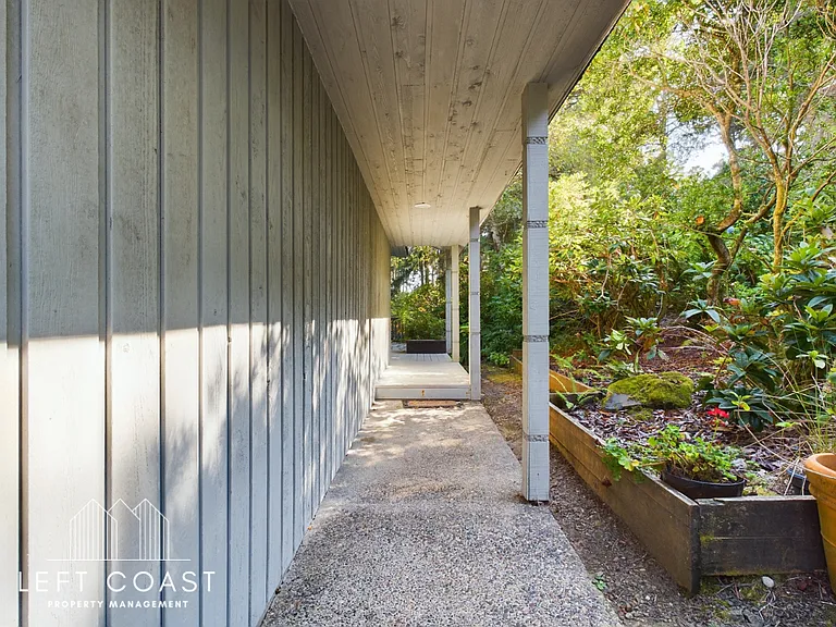 132 Salishan Dr — Photo 6