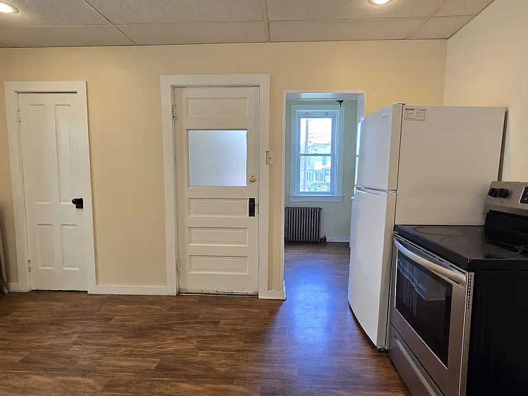 Kitchen (1st floor)