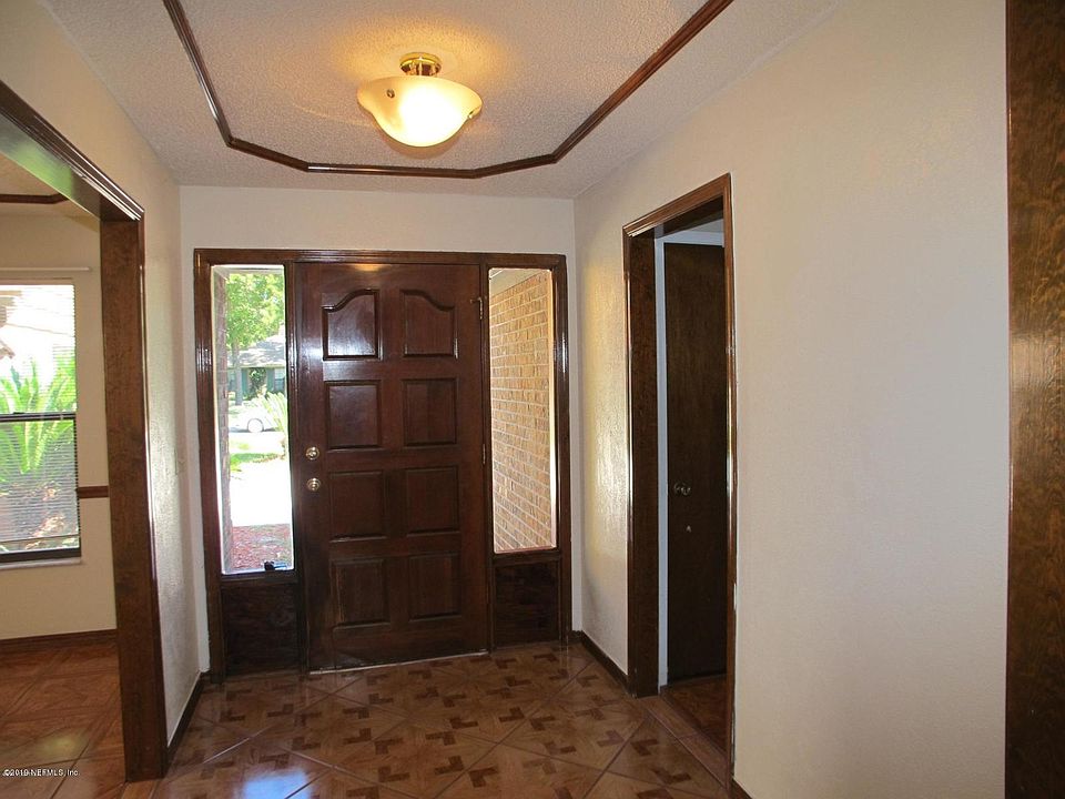 1st image of 2527 Sandlewood Cir