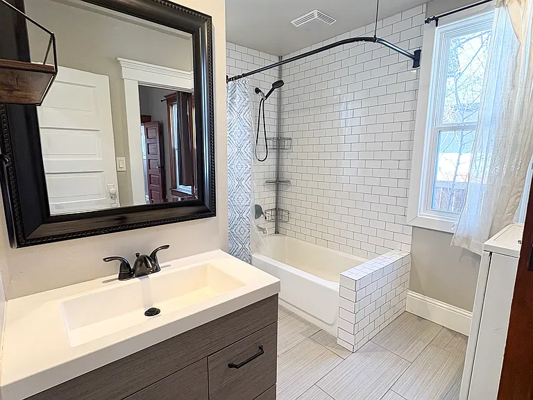 928 N Corona St — Photo 21