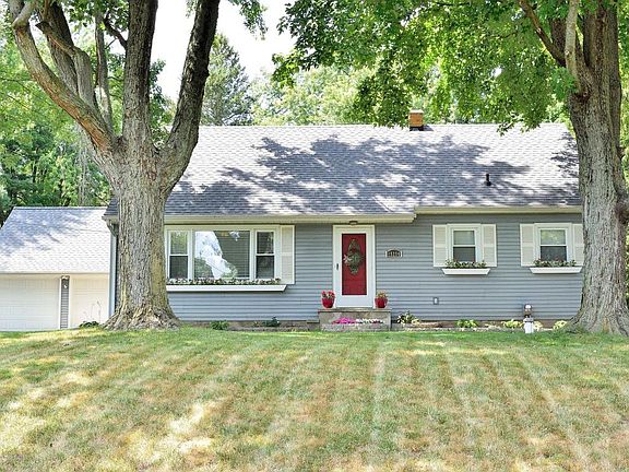 2nd image of 15294 Chetwyn Dr
