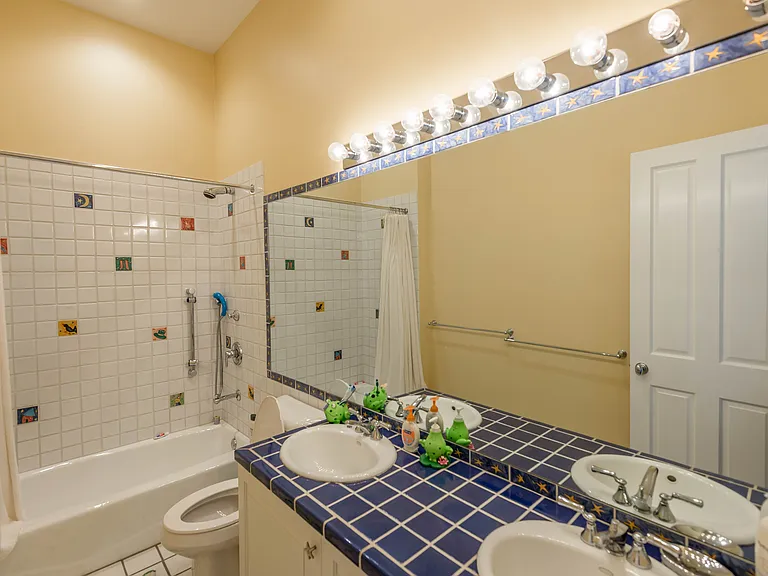 2226 N Magnolia Ave — Photo 10