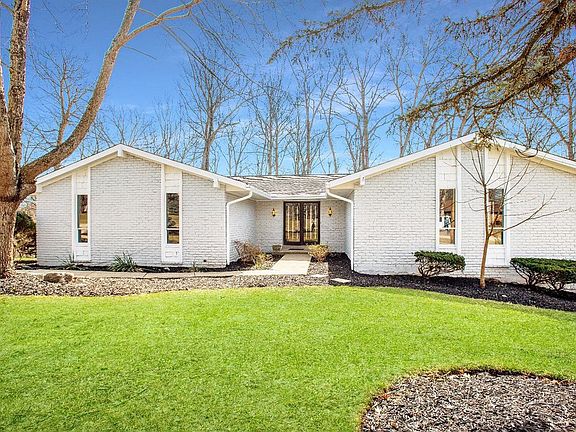 2nd image of 7915 Hickory Hill Ln