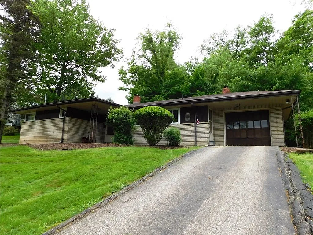 1004 Old Hills Rd photo 1