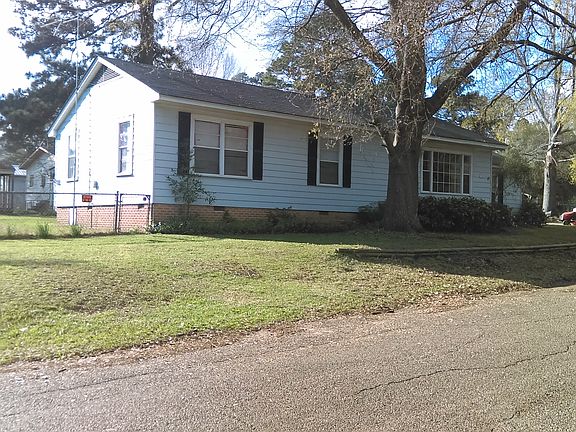 3rd image of 1020 Highway St
