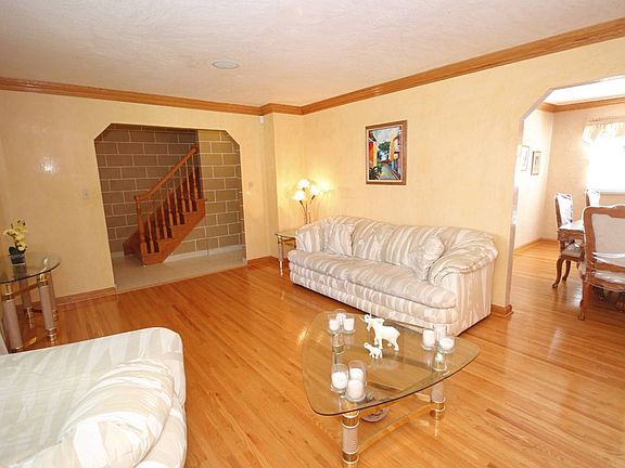 3rd image of 40 Tuckahoe Ave