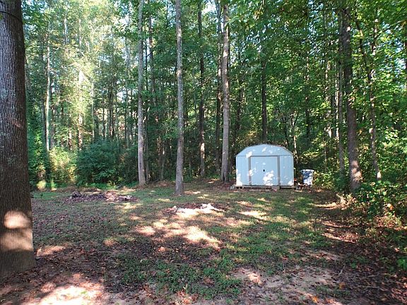 3rd image of 640 Hunters Cove Ln