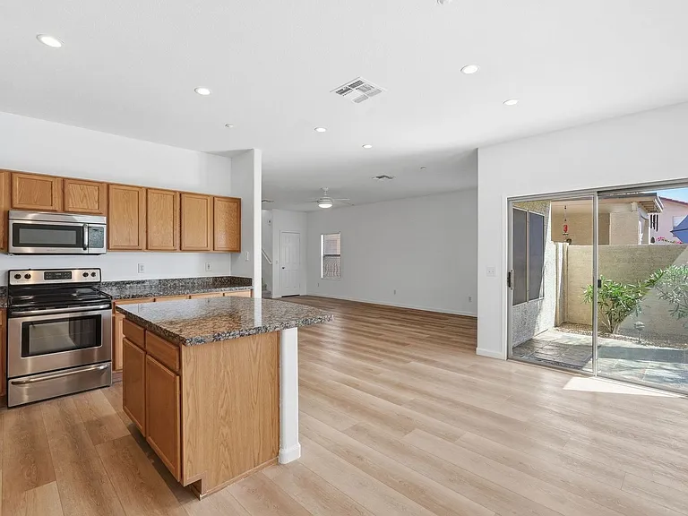 7500 E Deer Valley Rd #47 — Photo 3