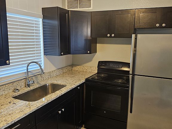 3rd image of 420 Polk Ave #2