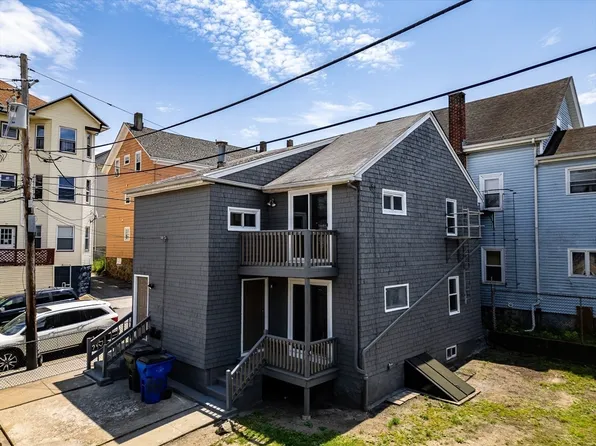 133 Fountain St, Fall River, MA 02721