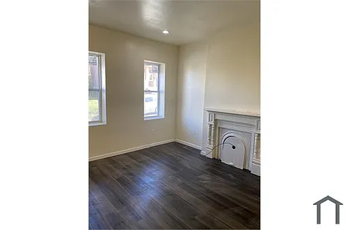 417 Grove St Photo 1