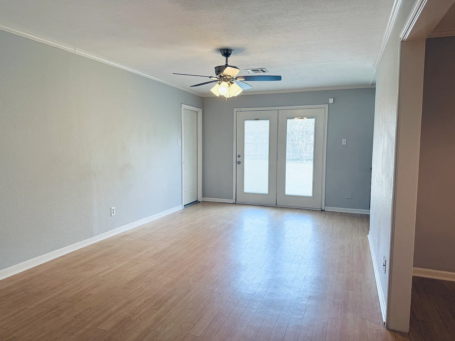 3 bed, 1278 sqft, $1,800 — Photo 3
