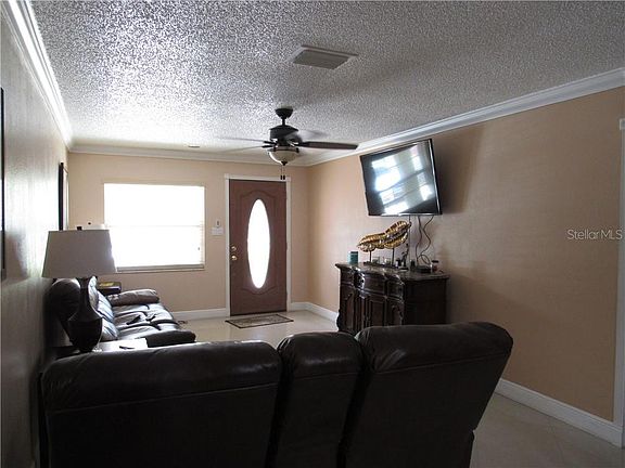 4th image of 2703 W Comanche Ave