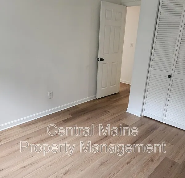 39 Northern Avenue Hts #8 — Photo 7