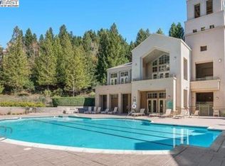 260 Caldecott Ln UNIT 225, Oakland, CA