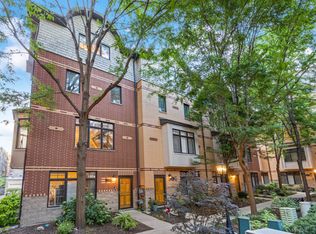 426 Pennsylvania Way, Oak Park, IL