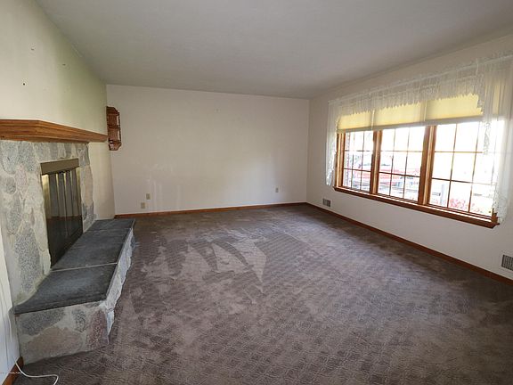 3rd image of 15204 Yorkleigh Dr