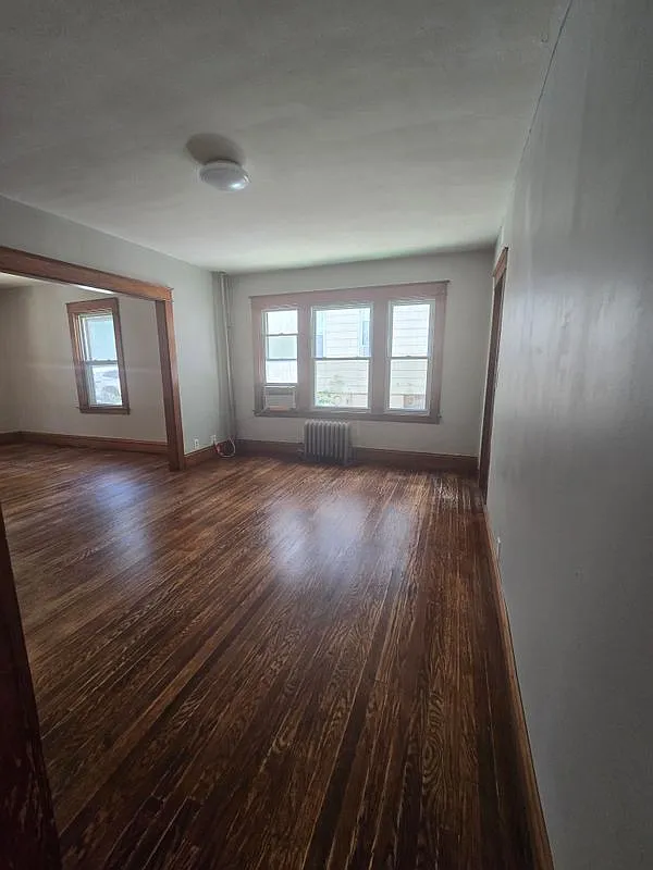2 bed, 1.0 bath, 1152 sqft, $1,900 — Photo 2