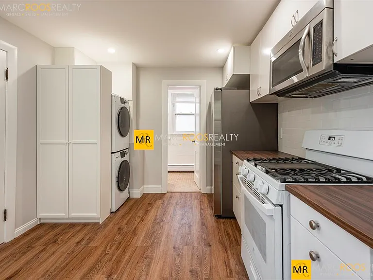 106 Byron St #1 — Photo 4