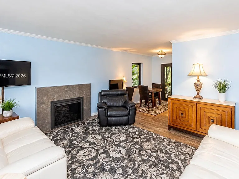 633 Mokena Dr — Photo 4