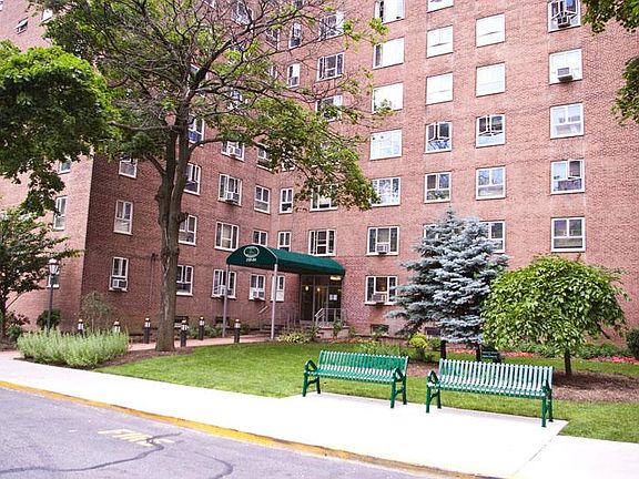 2nd image of 18804 64th Ave APT 7L