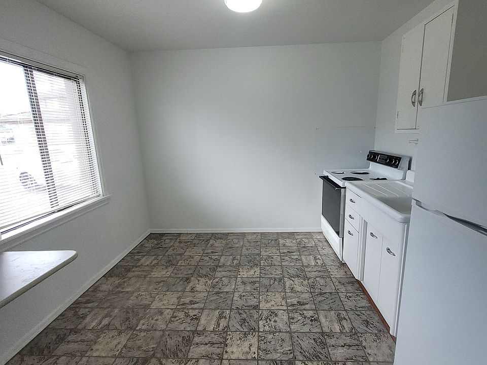 2nd image of 2909 E Highway 101 #9