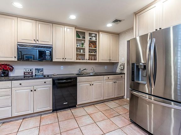 5th image of 3379 Seawane Dr