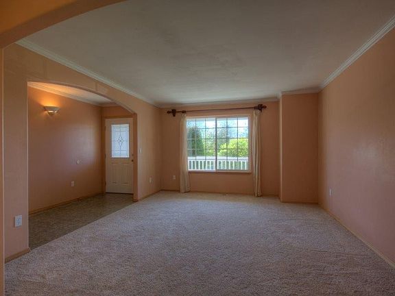 3rd image of 6503 36th St NE