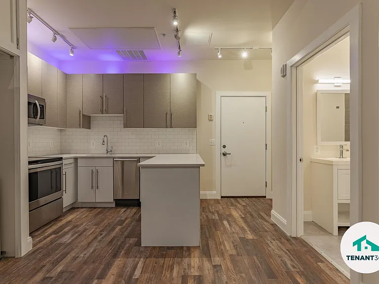 8 E Fayette St #403 — Photo 1